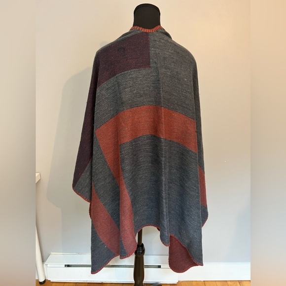 Reversible open shawl O/S by BB Dakota - Picture 2 of 4